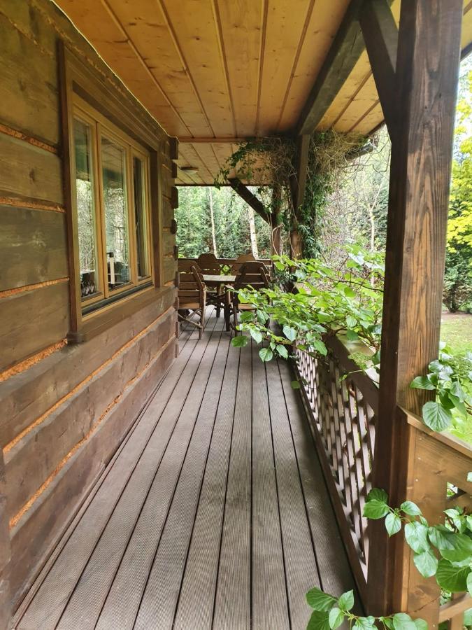 Villa Dom Z Bali Przy Szlaku à Kasina Wielka Extérieur photo