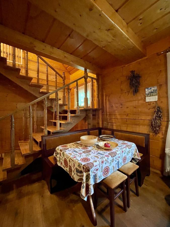 Villa Dom Z Bali Przy Szlaku à Kasina Wielka Extérieur photo