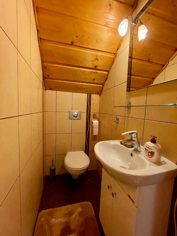 Villa Dom Z Bali Przy Szlaku à Kasina Wielka Extérieur photo